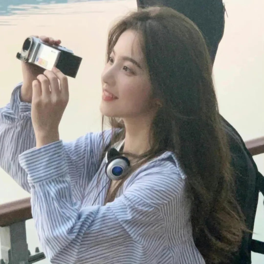 强袭魔女 剧场版封面